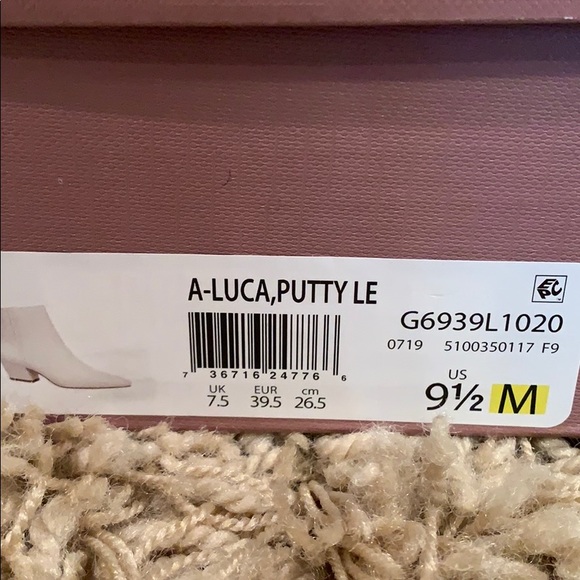 Franco Sarto White Leather Zip Up Booties - Picture 9 of 9